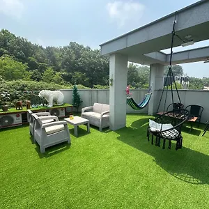 Yolo House Guest house
